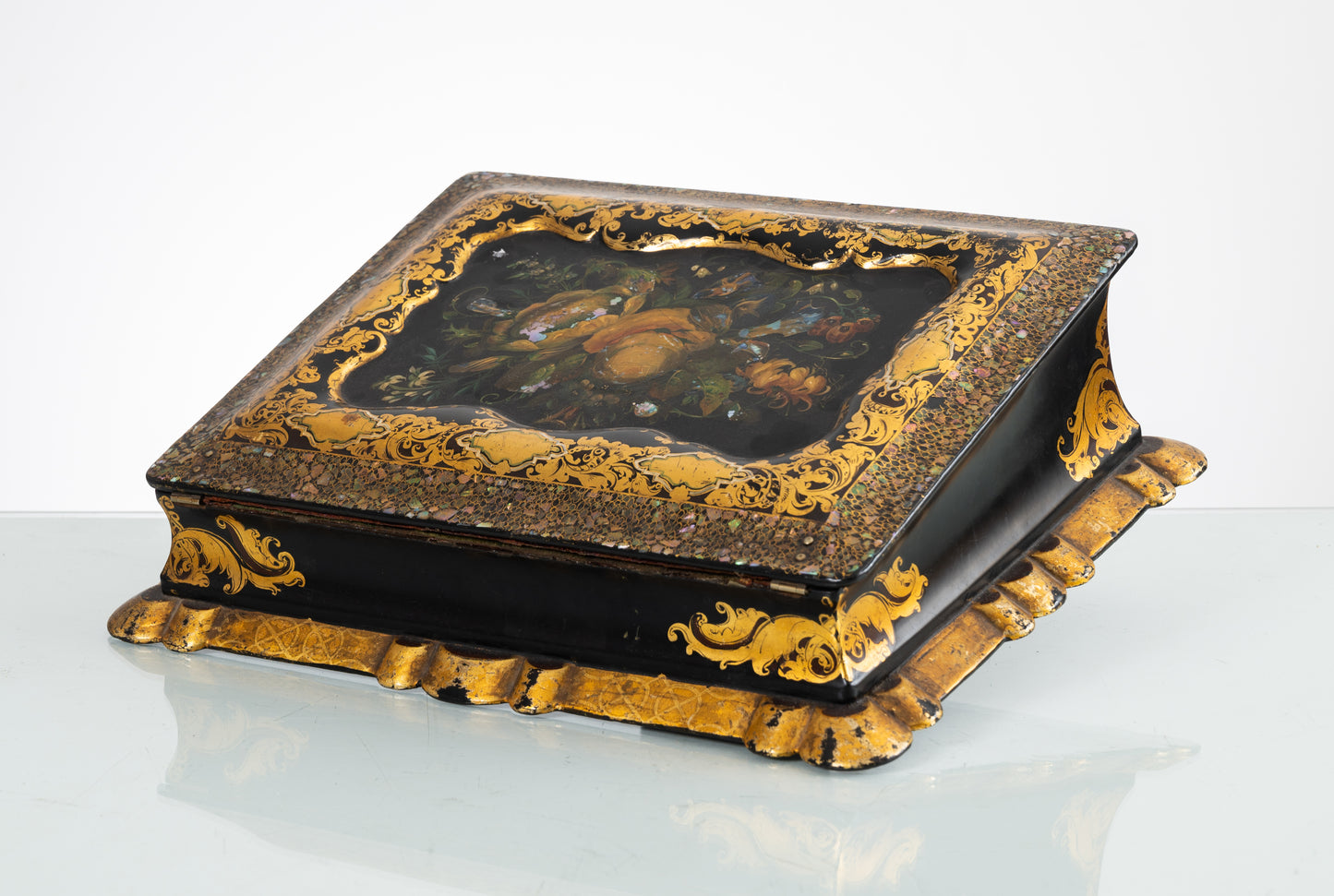 Scrittoio da viaggio in Papier-Machè. Inghilterra XIX° sec.