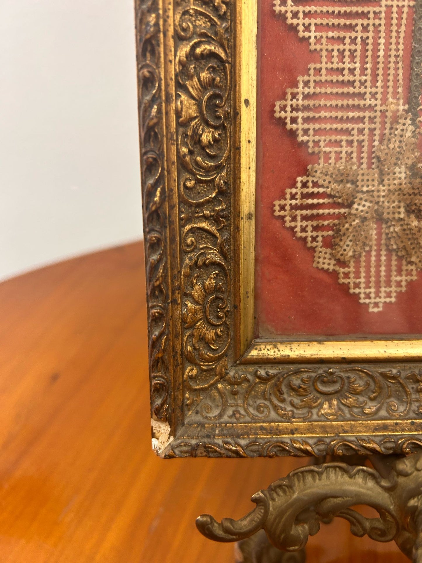 Composizione monastica raffigurante il Cristo con Angeli. Epoca XIX°/XX° sec.