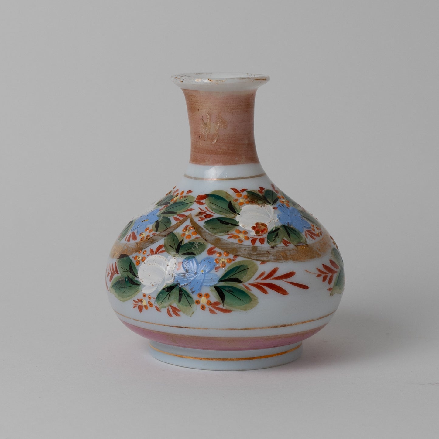 Vasetto Opaline vittoriano fondo bianco e rosa con lumeggiature