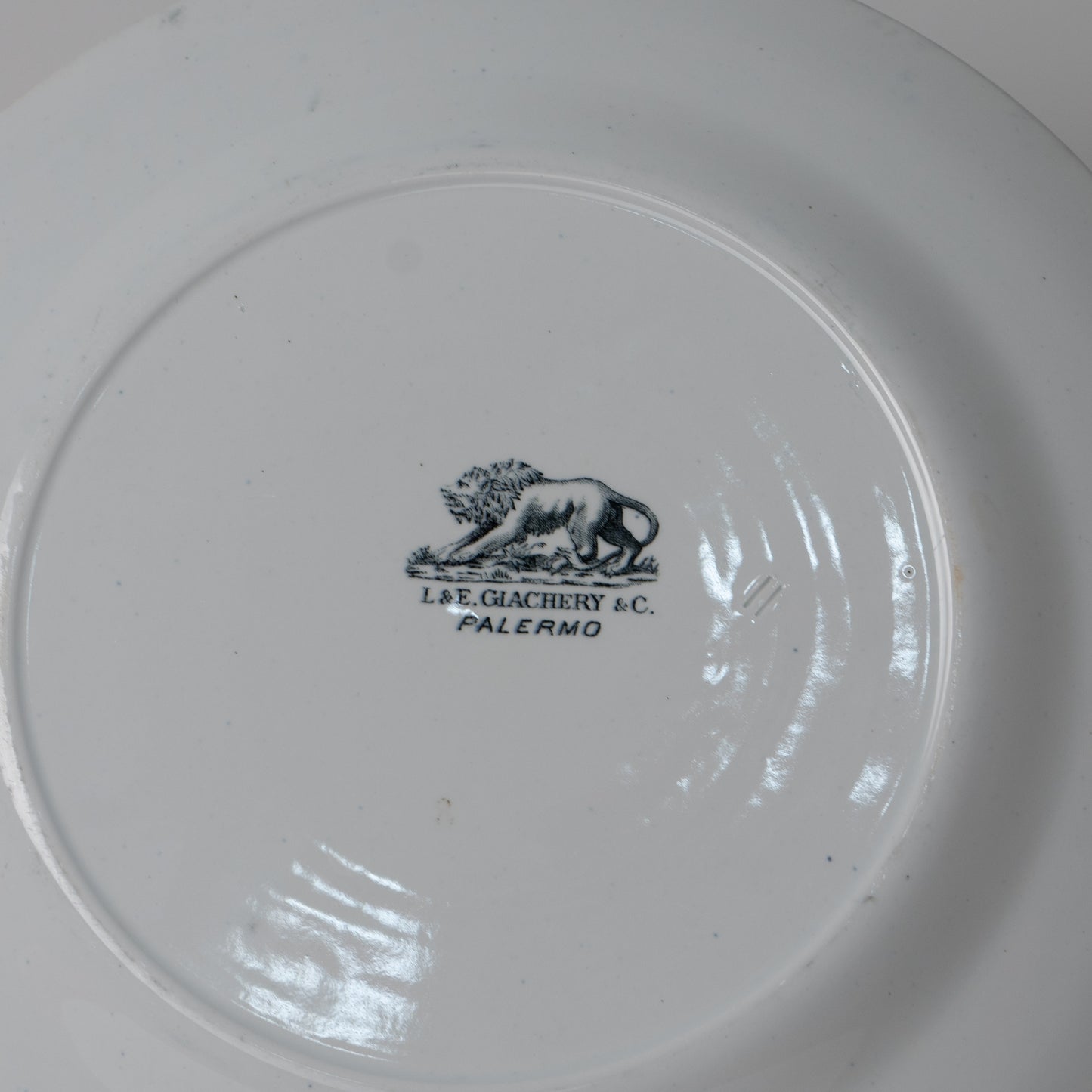 Piatto in ceramica della manifattura Giachery XIX°/XX° sec.