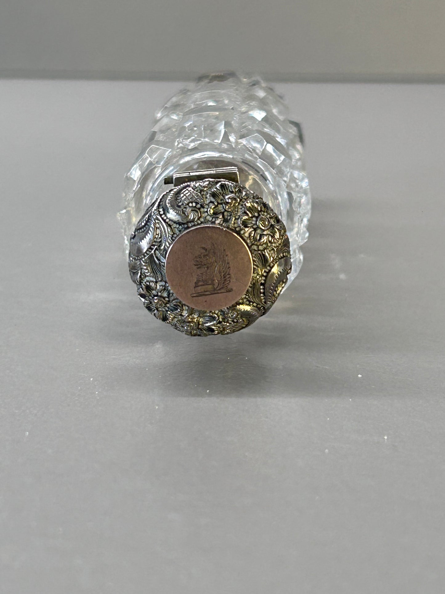 Portaprofumo vittoriano in argento e cristallo. Inghilterra XIX sec.