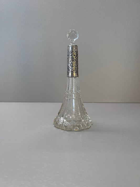 Bottiglia porta profumo cristallo inciso e argento sterling. Birmingham 1899