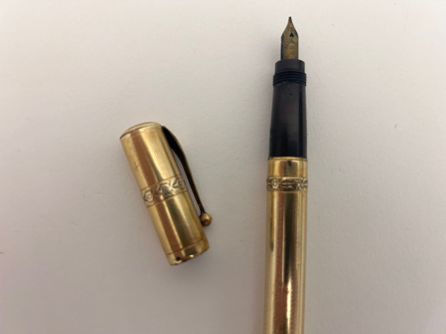 Penna Stilografica laminata in oro. Pennino oro 14kt.