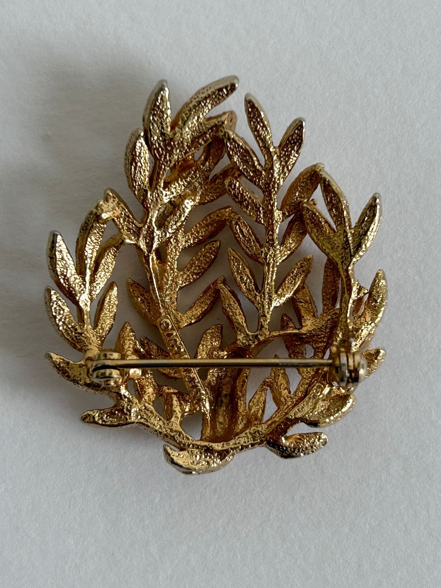 Spilla floreale firmata Sarah Coventry. Bijoux Vintage 1971