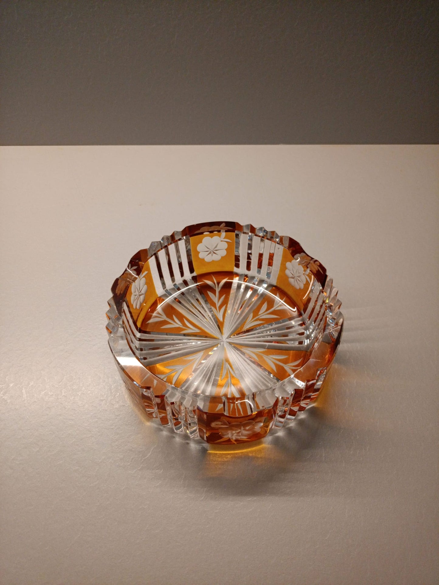 Posacenere in vetro intagliato Boemia