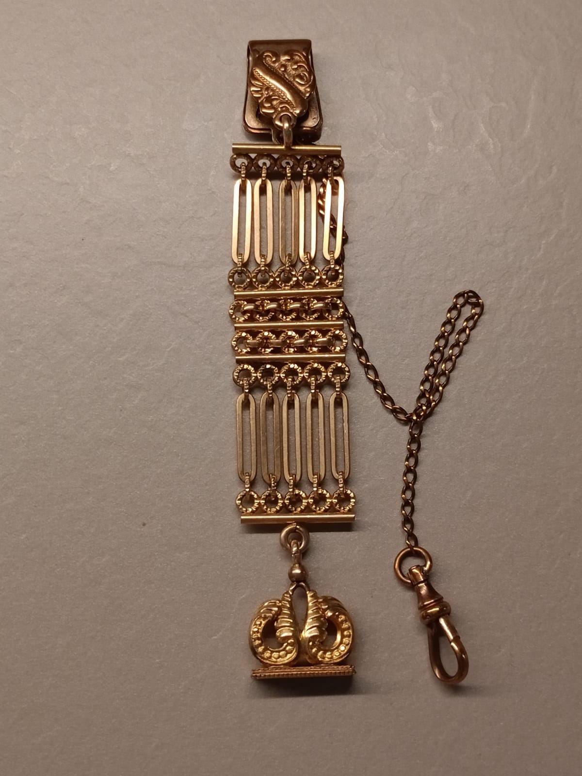 Chatelaine Vittoriana in pinchbeck con sigillo epoca XIX° sec.