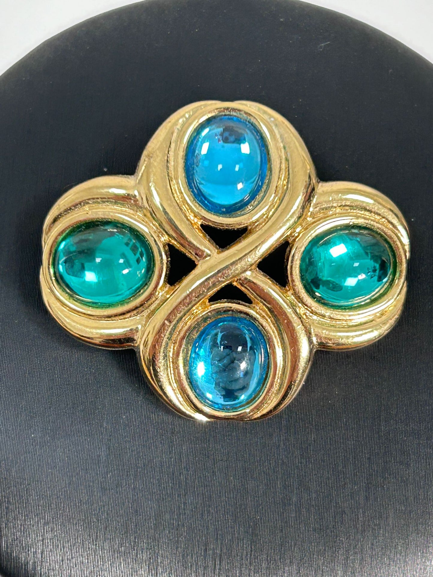 Spilla serie "Green" firmata Monet. Bijoux Vintage 1960