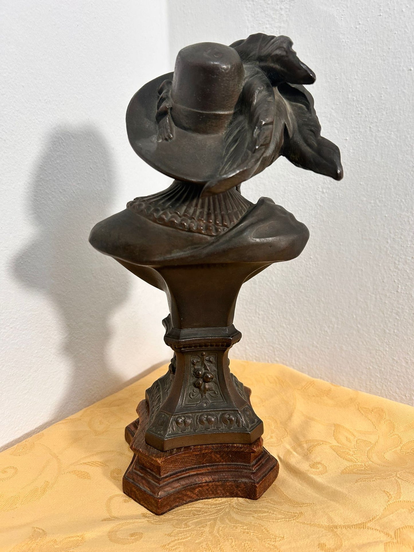 Scultura in bronzo raffigurante Cavaliere. Francia XIX sec.
