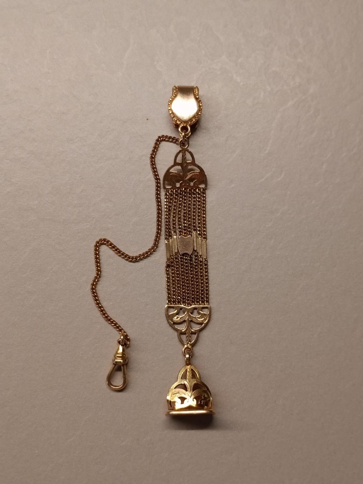 Chatelaine Vittoriana in pinchbeck con sigillo epoca XIX° sec.